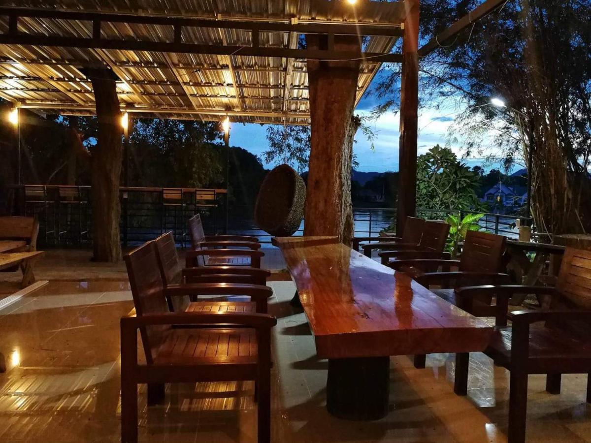 T & T Hostel Kanchanaburi Eksteriør billede