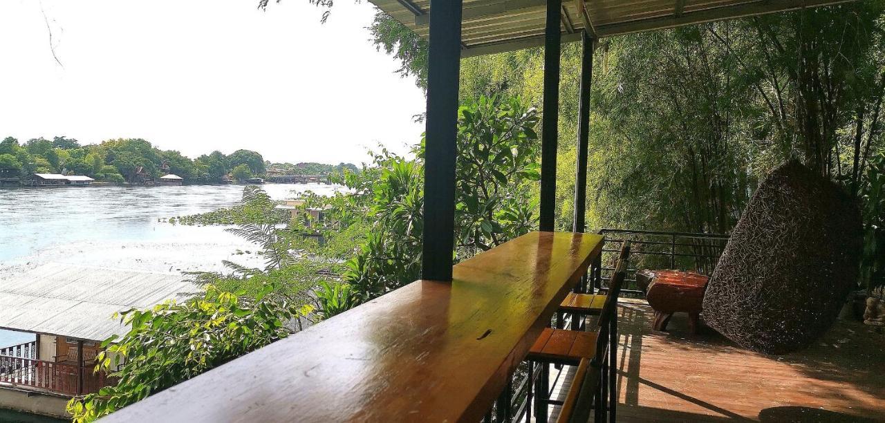 T & T Hostel Kanchanaburi Eksteriør billede