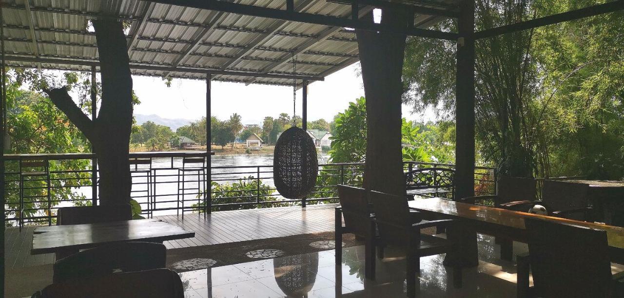 T & T Hostel Kanchanaburi Eksteriør billede
