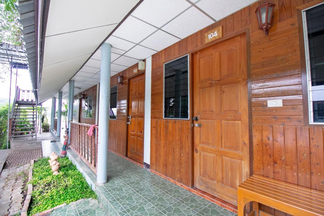 T & T Hostel Kanchanaburi Eksteriør billede