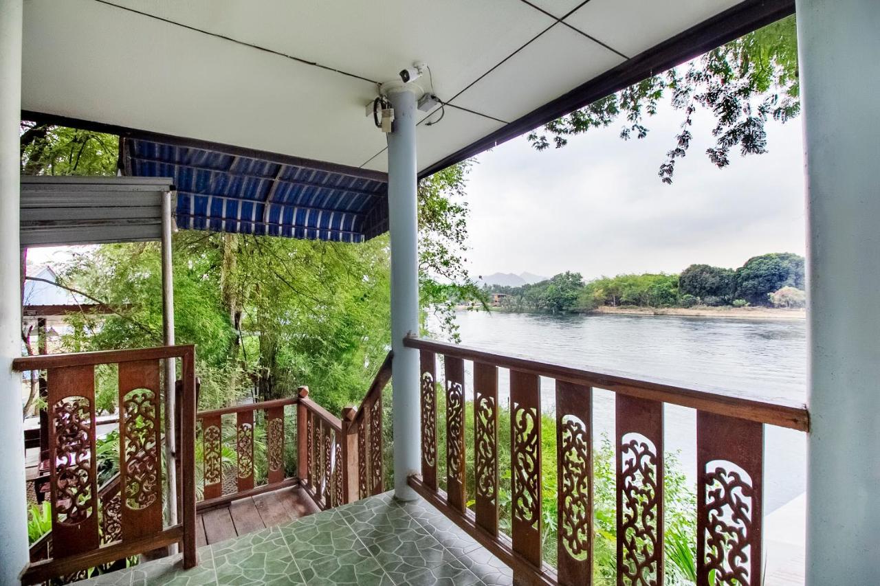 T & T Hostel Kanchanaburi Eksteriør billede