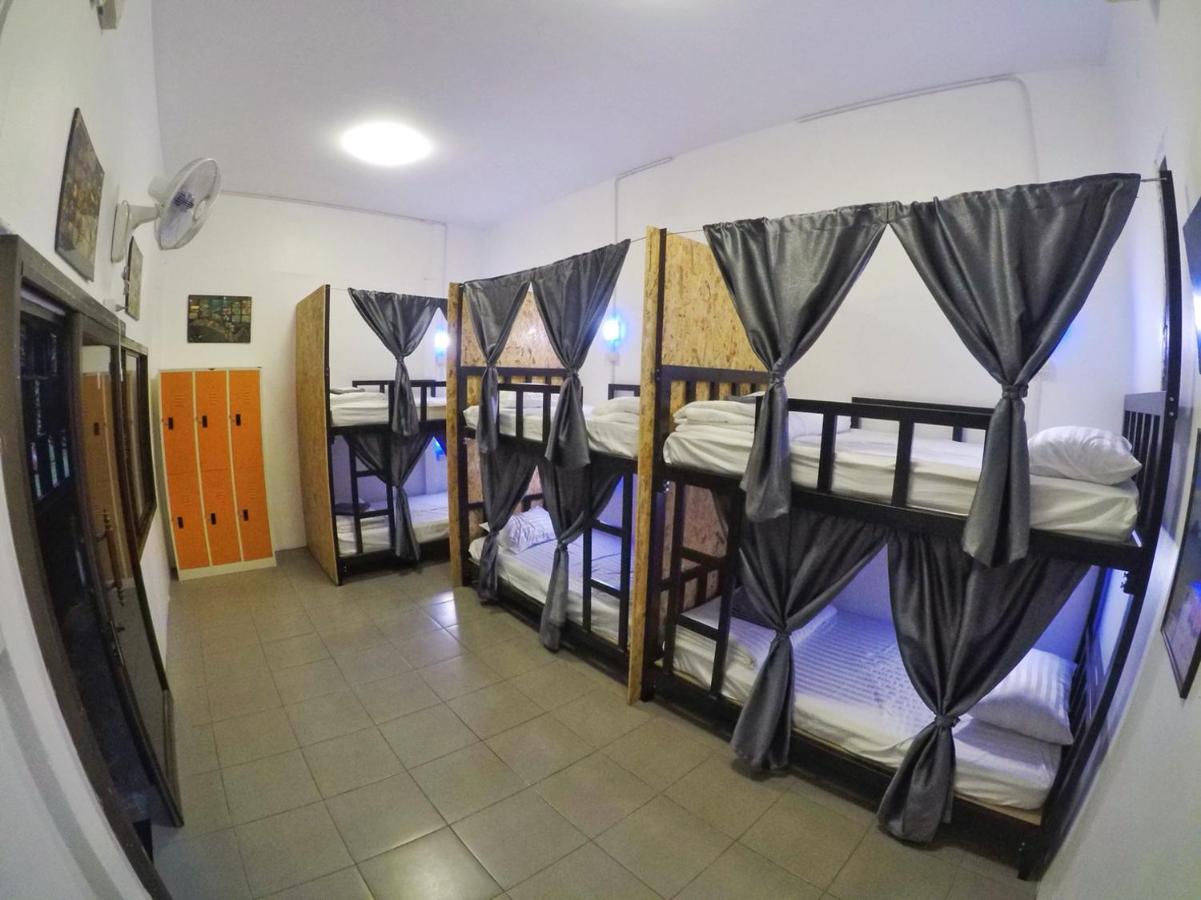 T & T Hostel Kanchanaburi Eksteriør billede