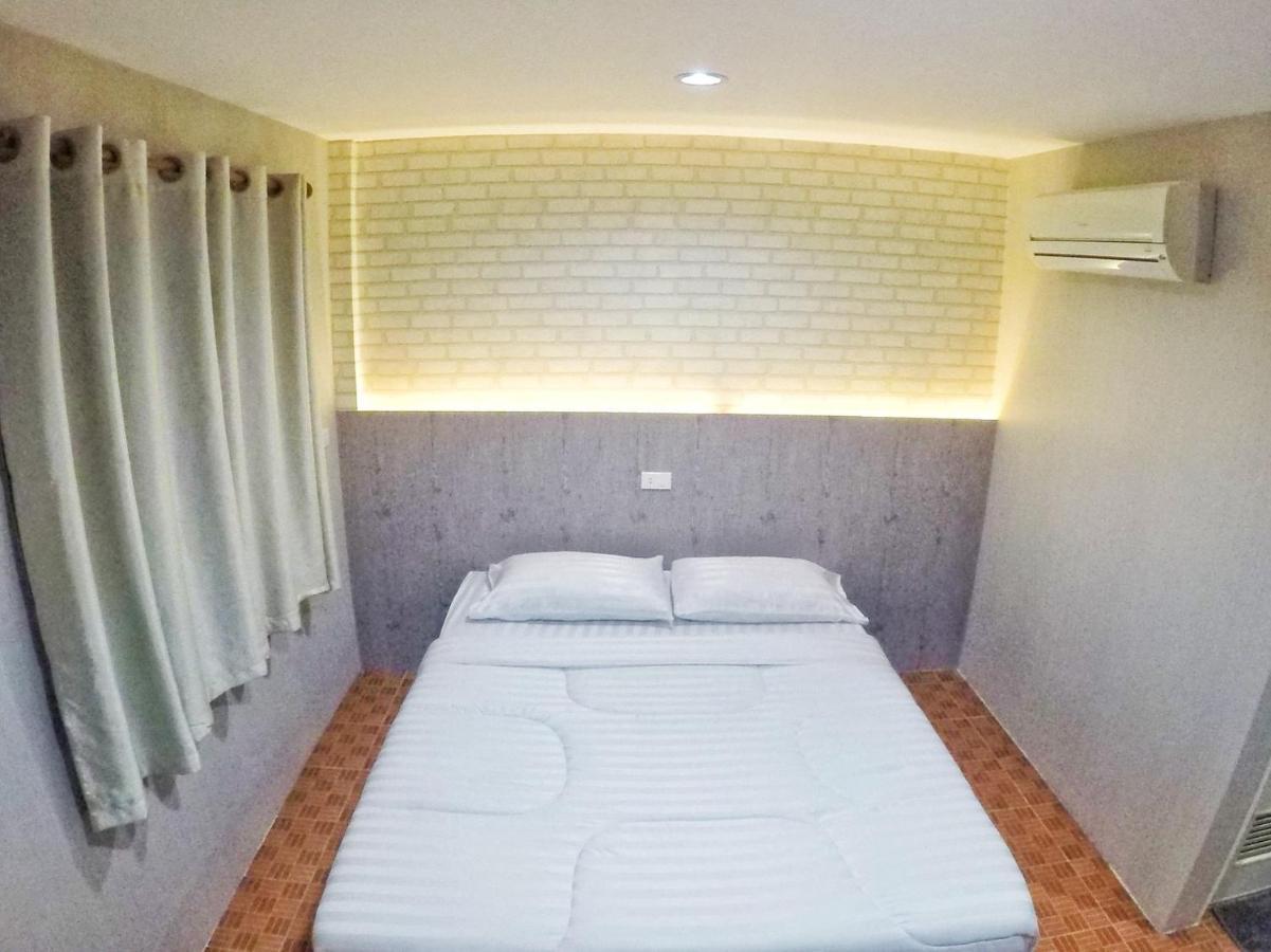 T & T Hostel Kanchanaburi Eksteriør billede