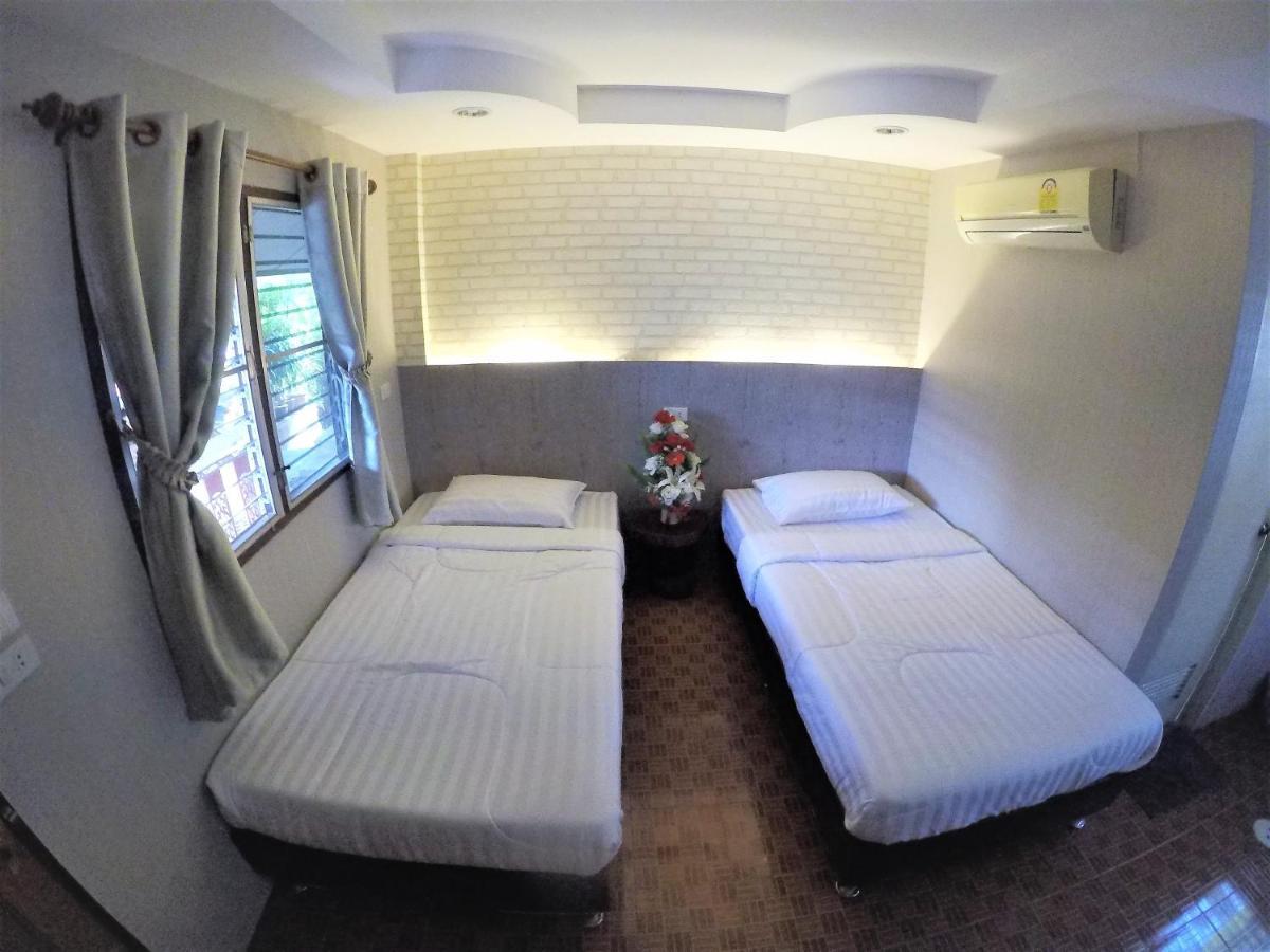T & T Hostel Kanchanaburi Eksteriør billede