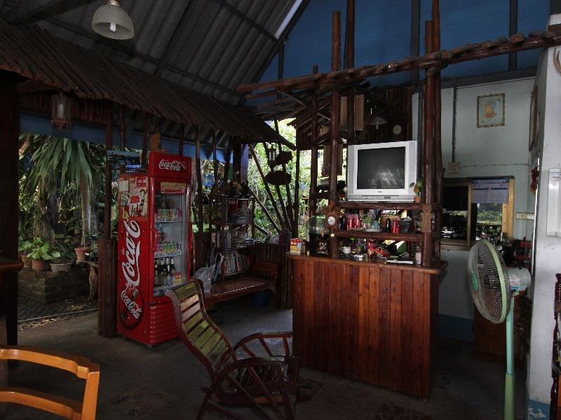 T & T Hostel Kanchanaburi Eksteriør billede