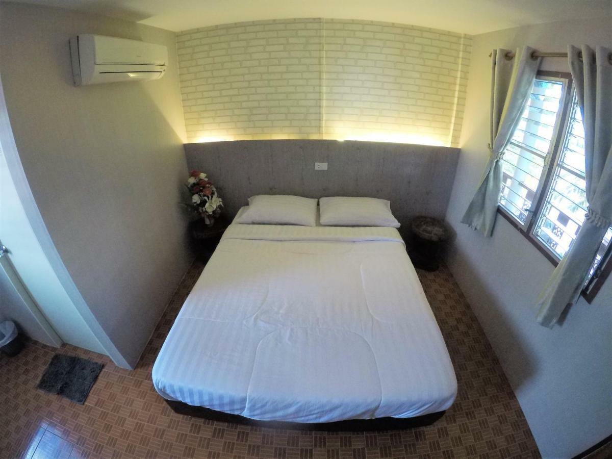 T & T Hostel Kanchanaburi Eksteriør billede