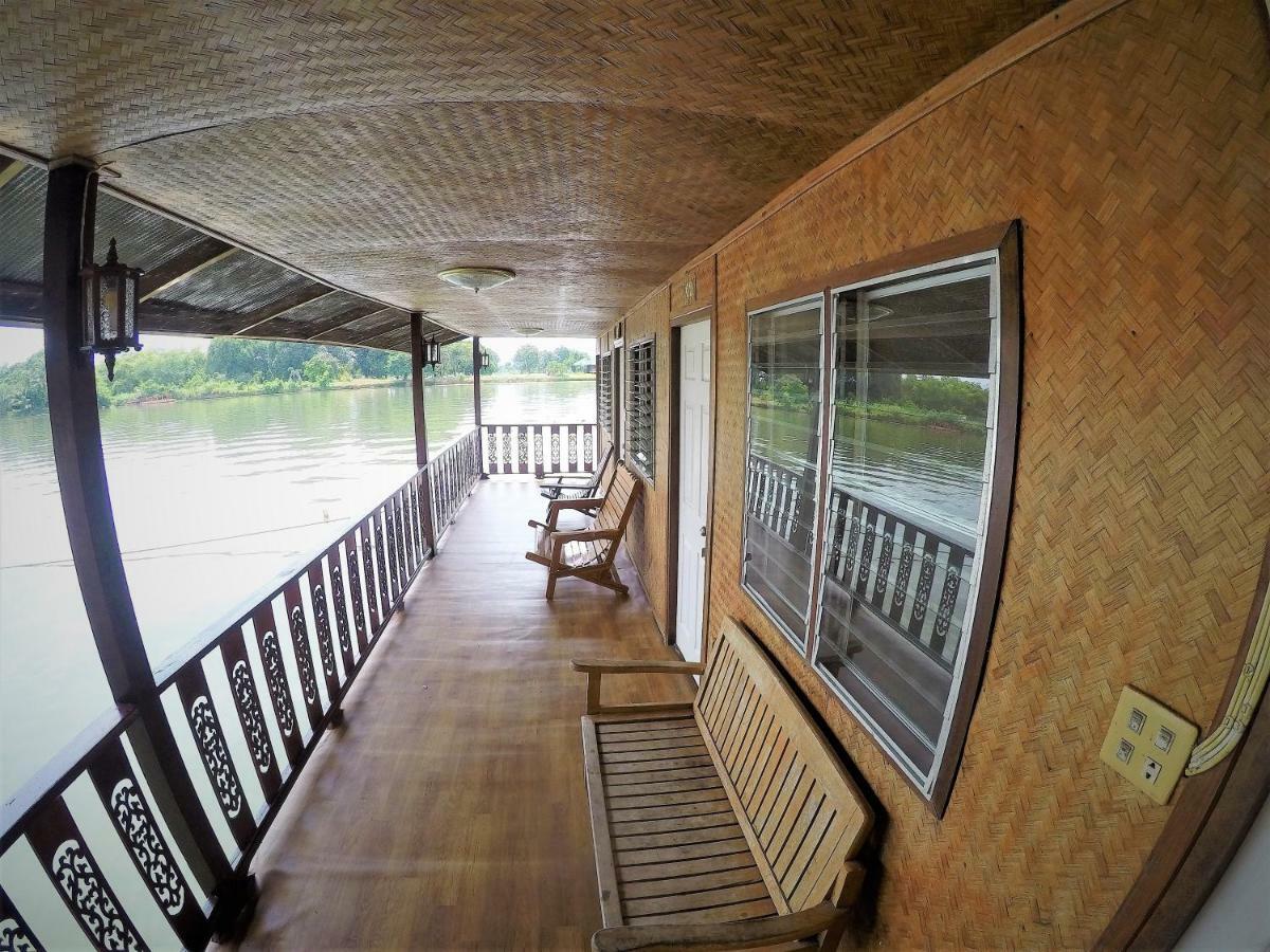 T & T Hostel Kanchanaburi Eksteriør billede